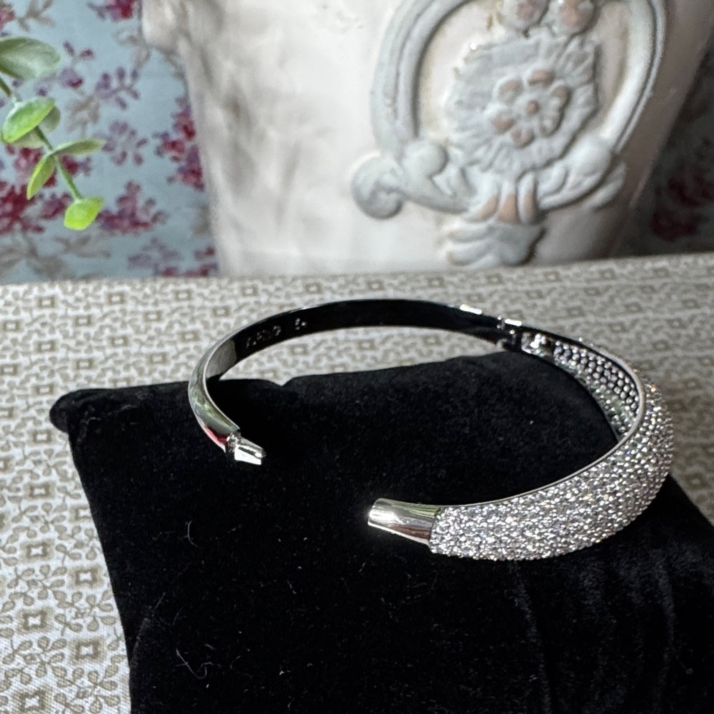 Elegant Stainless Steel Silver Bracelet - 7” - Picture 4 of 4